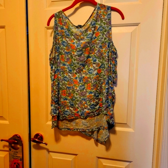 🩵NAPA VALLEY/Top🩵 - Picture 4 of 4